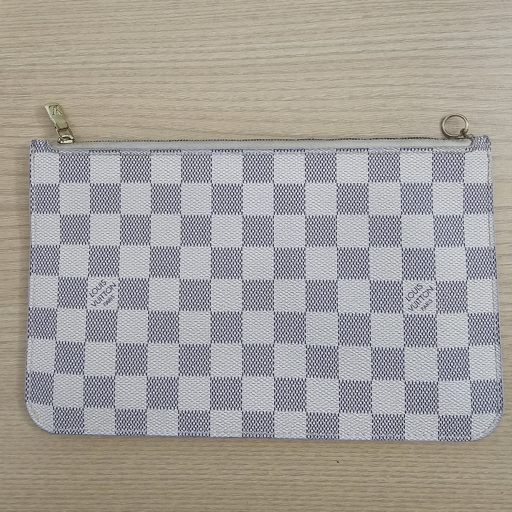 Louis Vuitton Neverfull MM Pouch